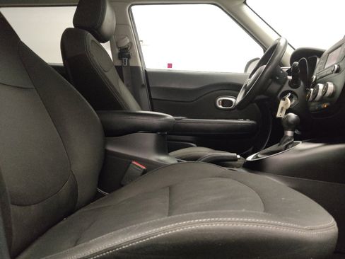 Used 2016 Kia Soul w/ Option Group 020 FWD image 21