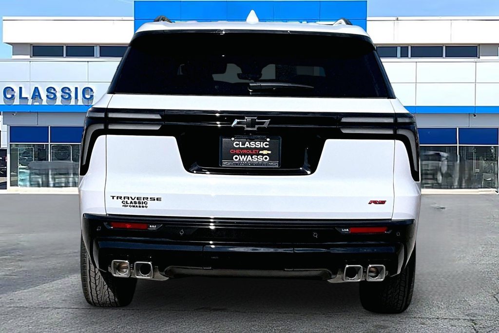 New 2027 Chevrolet Traverse RS FWD image 4