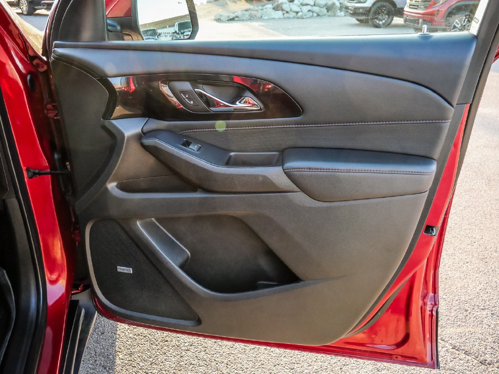 Used 2022 Chevrolet Traverse RS w/ LPO, Floor Liner Package FWD image 19