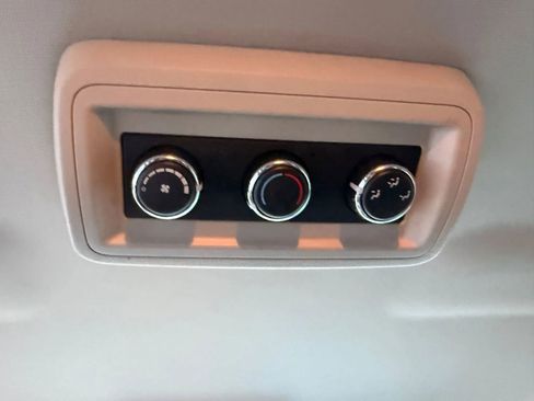 Used 2017 Dodge Journey SE w/ Flexible Seating Group image 28