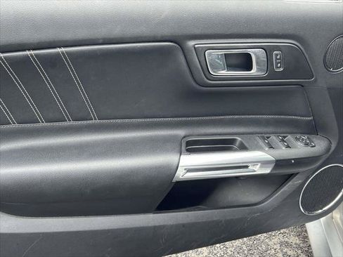 Used 2018 Ford Mustang Premium RWD image 17
