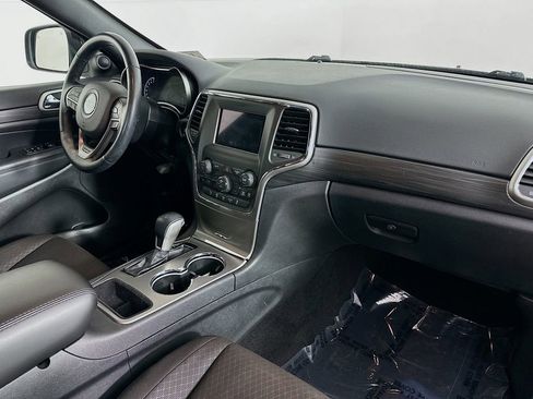 Certified 2021 Jeep Grand Cherokee Laredo w/ Security & Convenience Group image 36