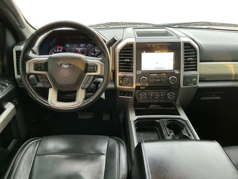 Used 2018 Ford F350 Lariat w/ Chrome Package image 17