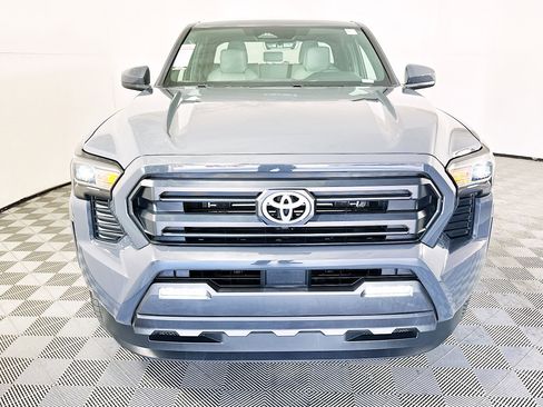 Used 2025 Toyota Tacoma SR5 AWD/4WD image 8