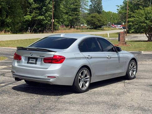 Used 2017 BMW 330i Sedan RWD image 3