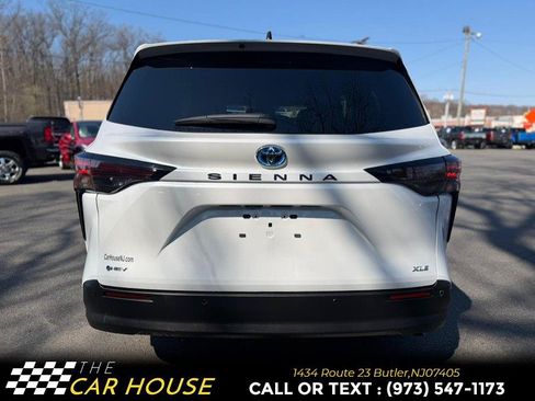 Used 2025 Toyota Sienna XLE FWD image 12