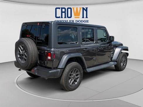 Used 2020 Jeep Wrangler Unlimited Sahara AWD/4WD image 3