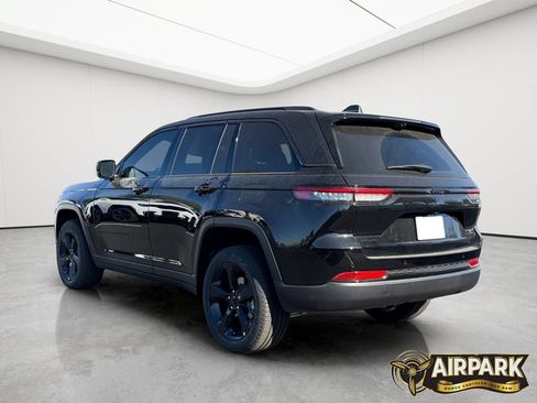 New 2025 Jeep Grand Cherokee Limited w/ Luxury Tech Group II AWD/4WD image 7