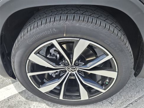 New 2026 Volkswagen Atlas Cross Sport SEL Premium R-Line image 5