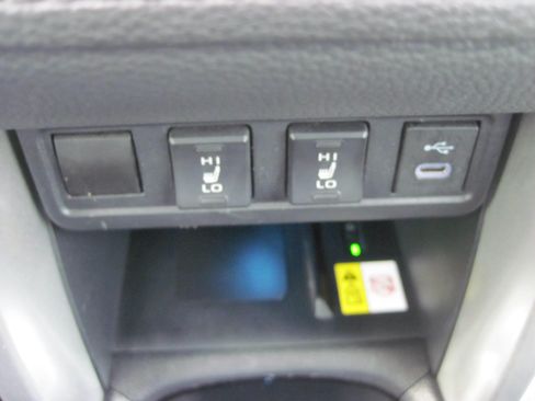 Used 2023 Toyota Corolla Cross XLE AWD/4WD image 19