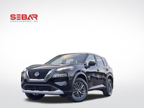 Used 2023 Nissan Rogue S image 1