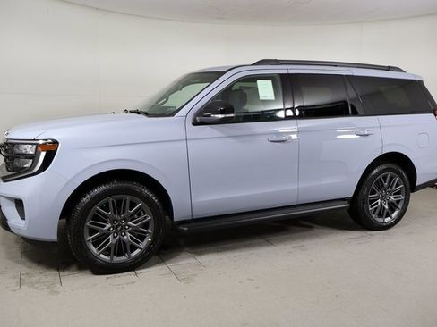 New 2026 Ford Expedition Platinum w/ Stealth Appearance Package image 8