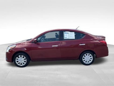 Used 2019 Nissan Versa SV FWD image 4
