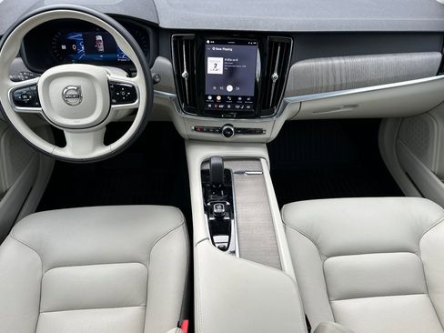 Used 2025 Volvo V90 B6 Cross Country Plus w/ Protection Package Premier AWD/4WD image 16