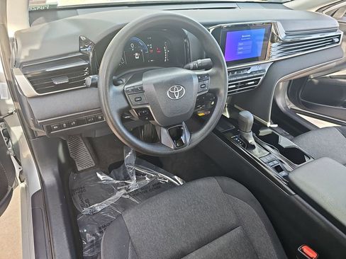 Used 2025 Toyota Camry LE image 15