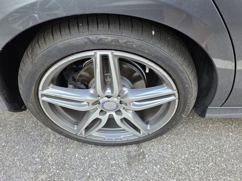 Used 2017 Mercedes-Benz E 300 image 15