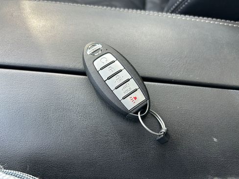 Used 2021 Nissan Rogue Platinum AWD/4WD image 34