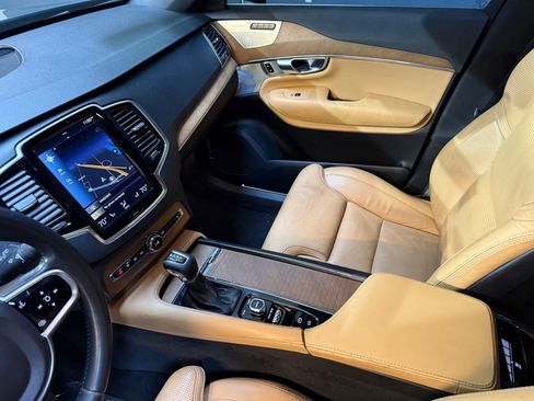 Used 2017 Volvo XC90 T6 Inscription w/ Vision Package image 35