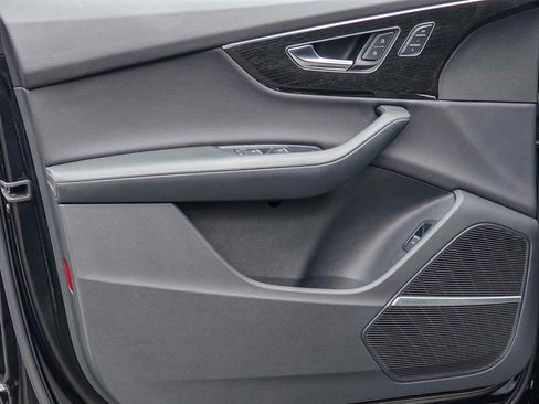 Used 2021 Audi Q7 3.0T Prestige image 19