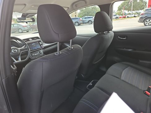 Used 2025 Nissan Leaf S image 8