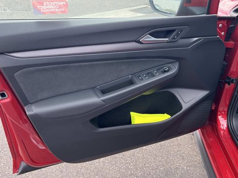 New 2025 Volkswagen GTI SE image 4