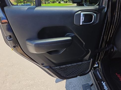 Used 2018 Jeep Wrangler Unlimited Sport S AWD/4WD image 26