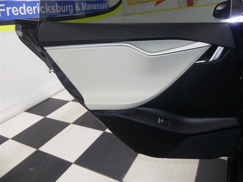 Used 2017 Tesla Model S 75D image 24