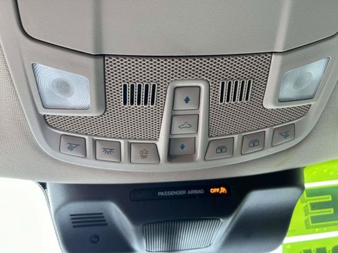 Used 2023 Ford Expedition XLT RWD image 30