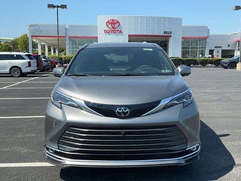 New 2026 Toyota Sienna Platinum AWD/4WD image 2