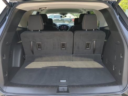 Used 2021 Chevrolet Traverse LT FWD image 11