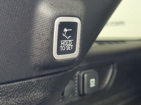 Used 2024 Jeep Grand Cherokee Altitude image 9