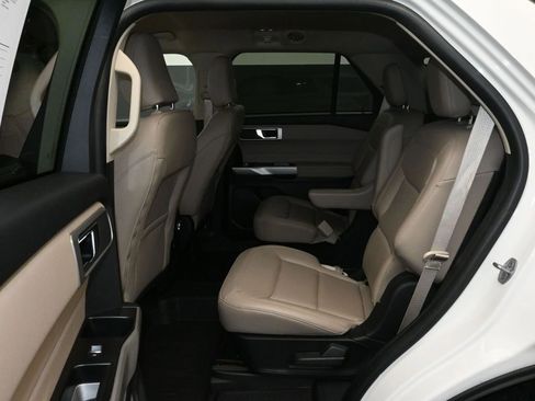 Used 2021 Ford Explorer XLT w/ Equipment Group 202A image 17