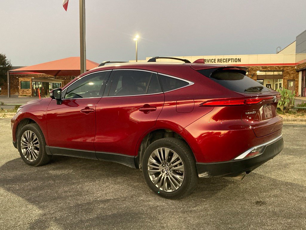 Used 2021 Toyota Venza XLE AWD/4WD image 7