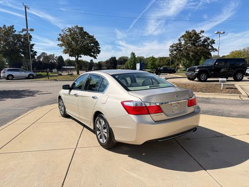 Used 2013 Honda Accord LX image 7
