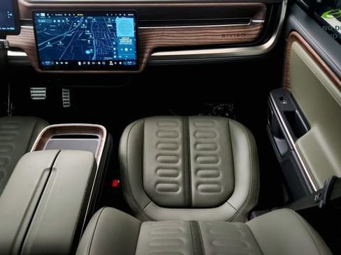 Used 2024 Rivian R1S Adventure AWD/4WD image 58