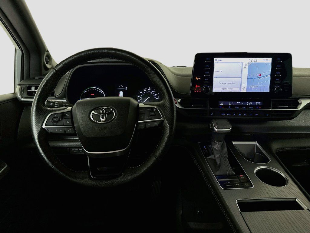 Used 2022 Toyota Sienna XLE Woodland Edition AWD/4WD image 25
