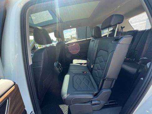 Certified 2025 Volkswagen Atlas SE w/ Panoramic Sunroof Package AWD/4WD image 24
