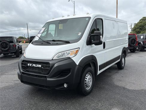 Used 2025 RAM ProMaster 2500 w/ Convenience Group FWD image 2