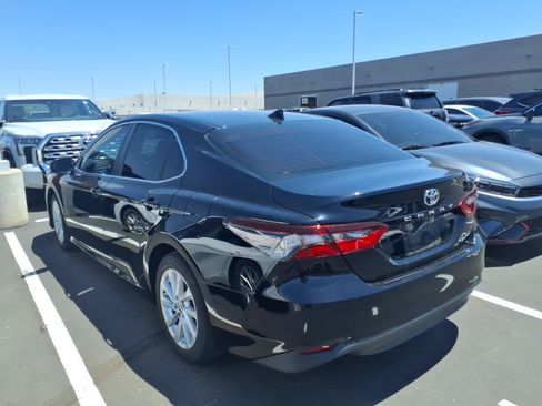 Used 2023 Toyota Camry LE FWD image 3