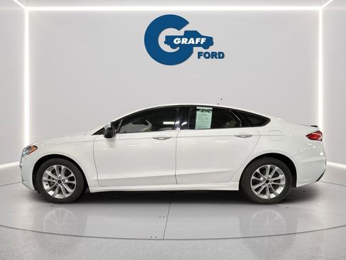 Used 2020 Ford Fusion SE image 2