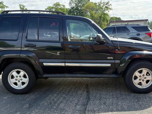Used 2006 Jeep Liberty Sport AWD/4WD image 11