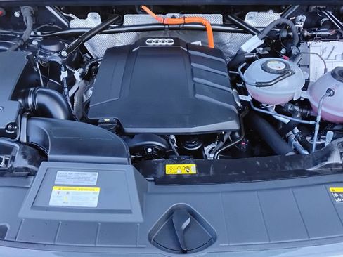 Certified 2024 Audi Q5 e Premium image 13