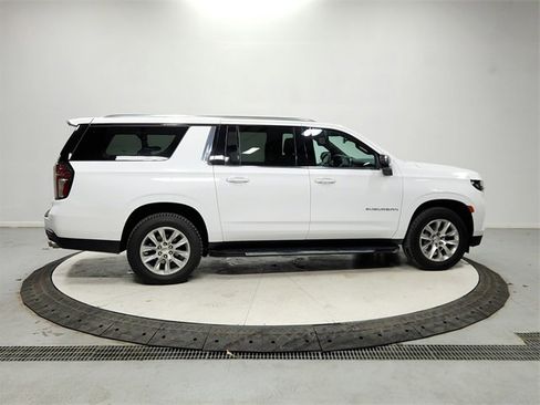 Used 2023 Chevrolet Suburban Premier image 8