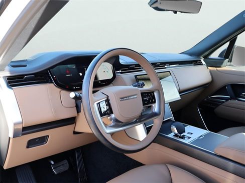New 2026 Land Rover Range Rover SE image 17