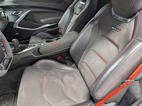 Used 2018 Chevrolet Camaro ZL1 image 17