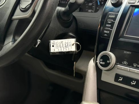 Used 2013 Toyota Camry FWD image 35