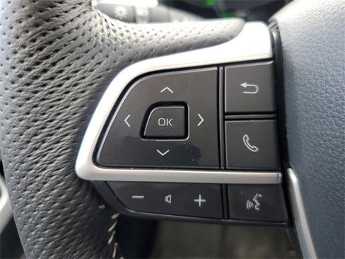 Used 2025 Toyota Sienna XSE image 24