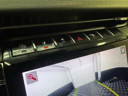 Used 2022 Jeep Grand Cherokee Limited image 31