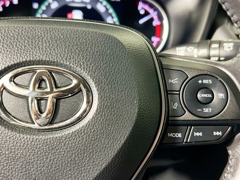 Used 2022 Toyota RAV4 Limited image 19