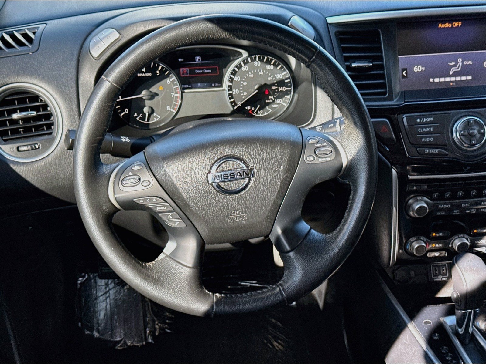Used 2018 Nissan Pathfinder SV FWD image 13
